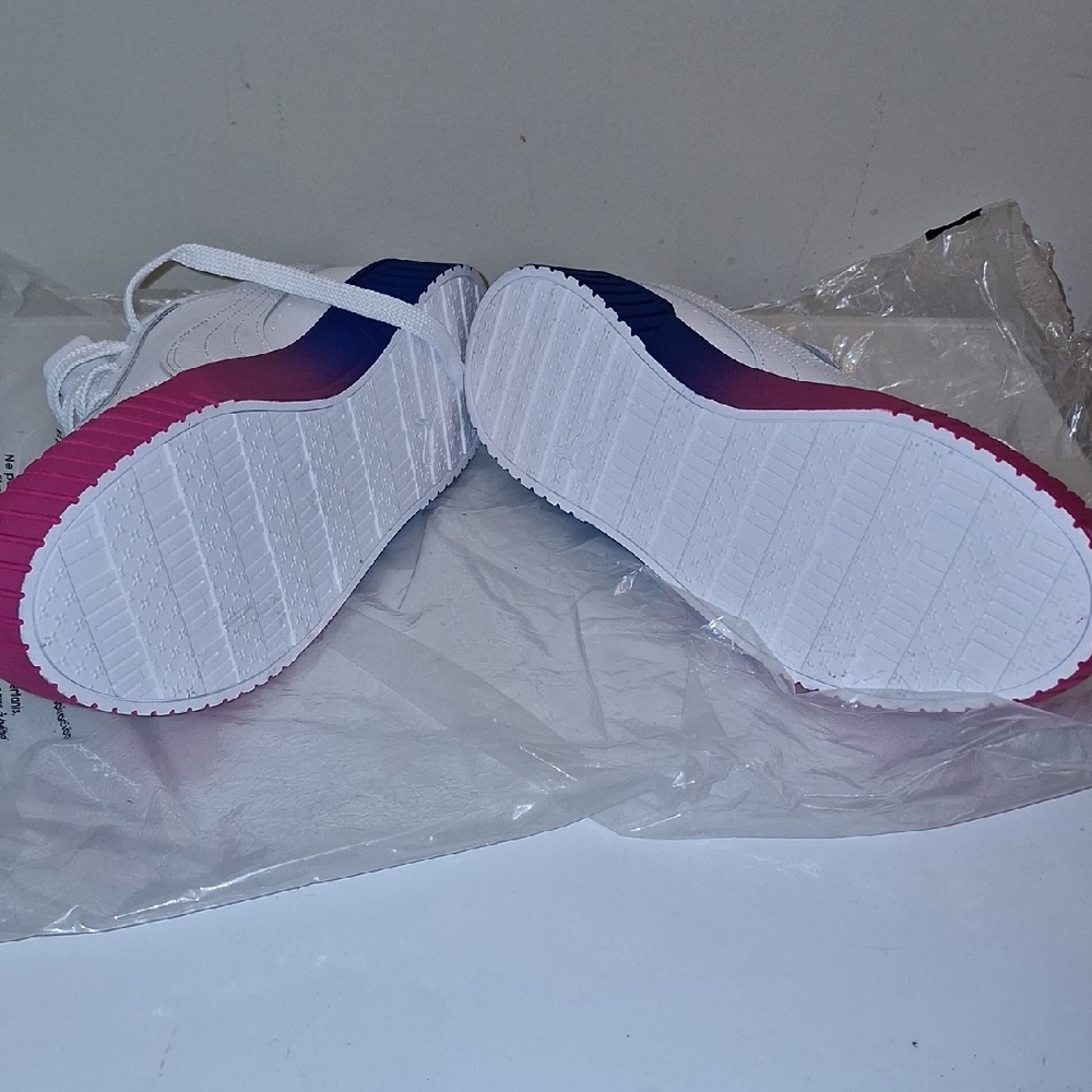 NWOB Puma Women's White Sneakers with Pink and Blue Gradient Sole - Picture 3 of 7